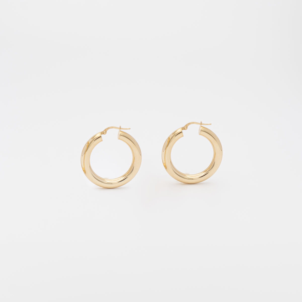 18K Gold Round Hoops