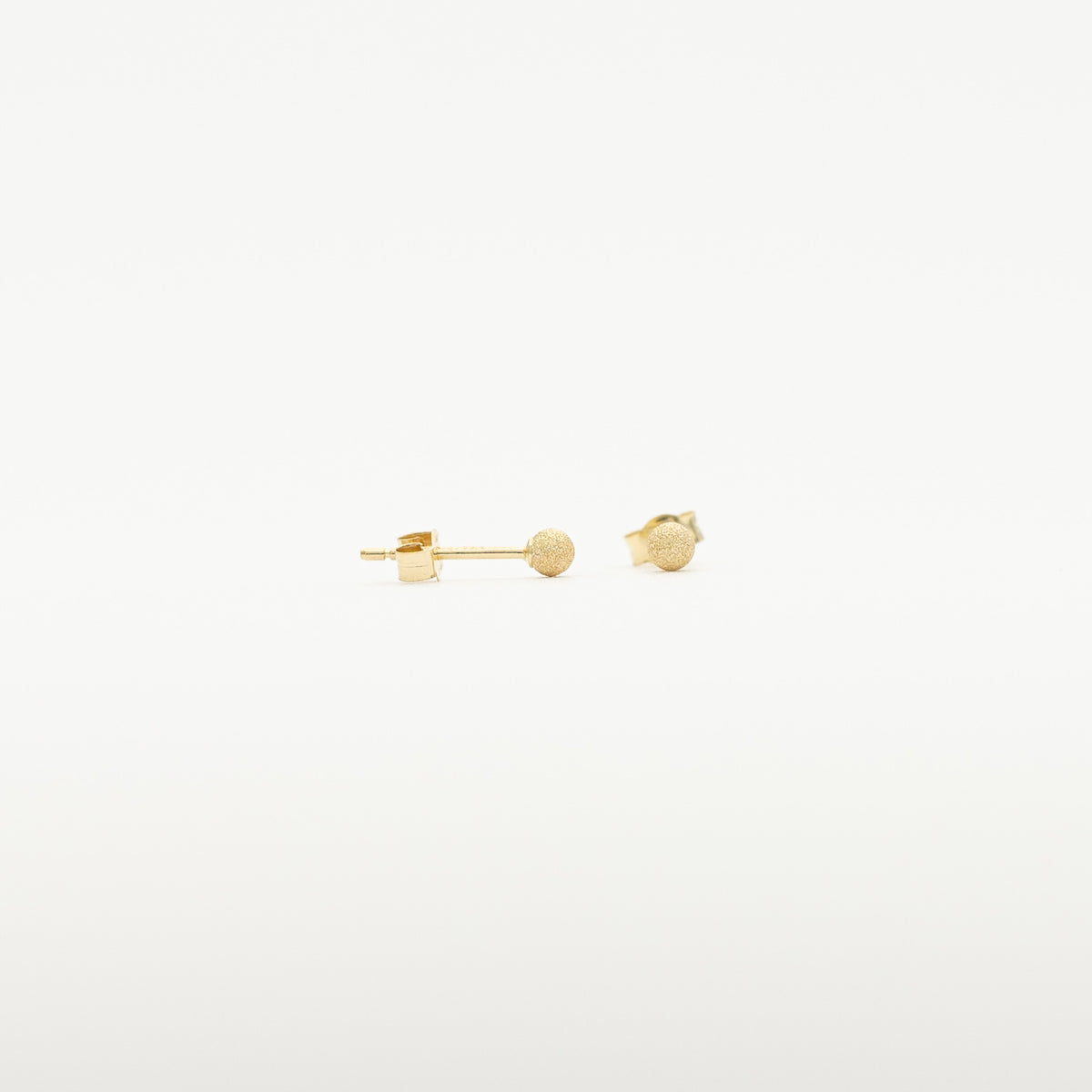 18K Gold Star Dust Ball Studs