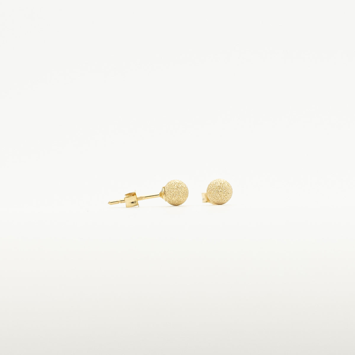 18K Gold Star Dust Ball Studs