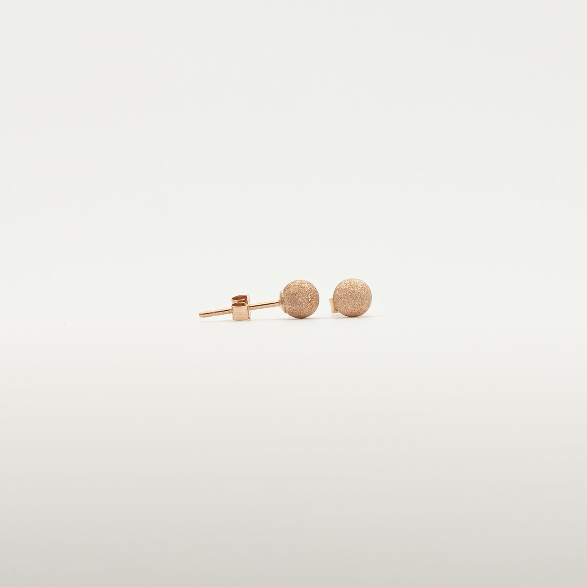 18K Gold Star Dust Ball Studs