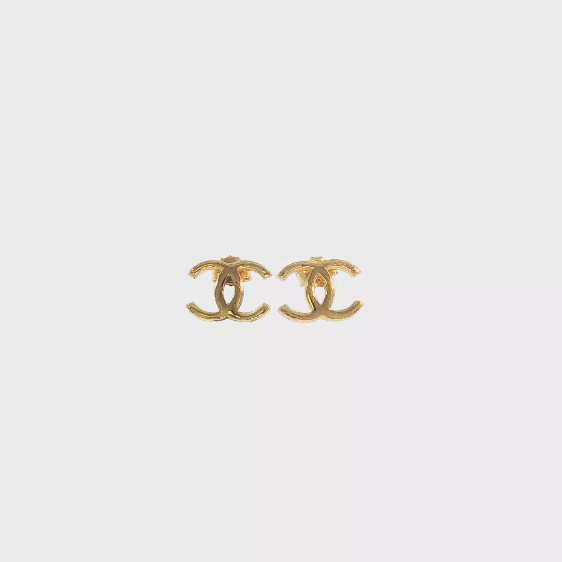 18K Gold Interlocking C Studs