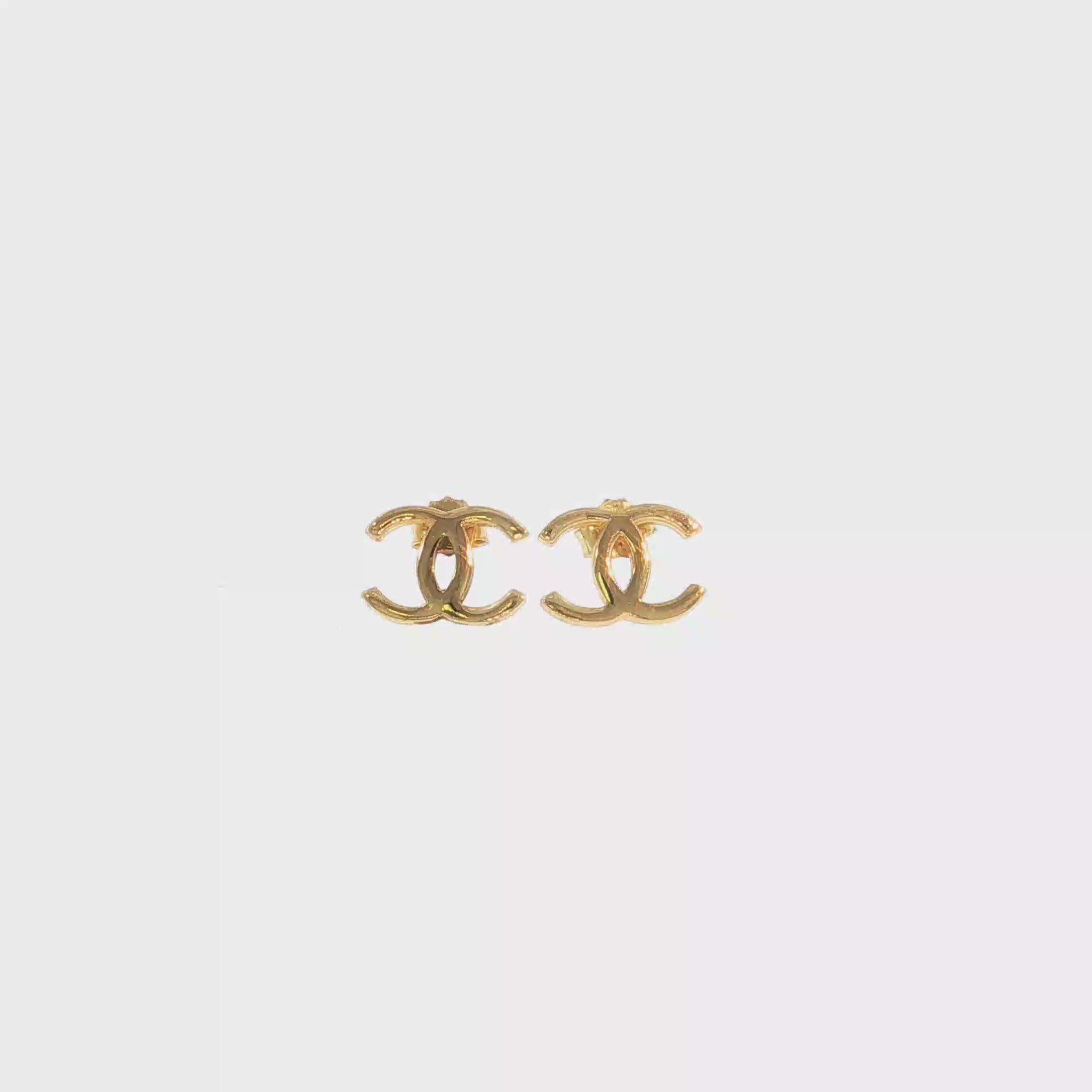18K Gold Interlocking C Studs