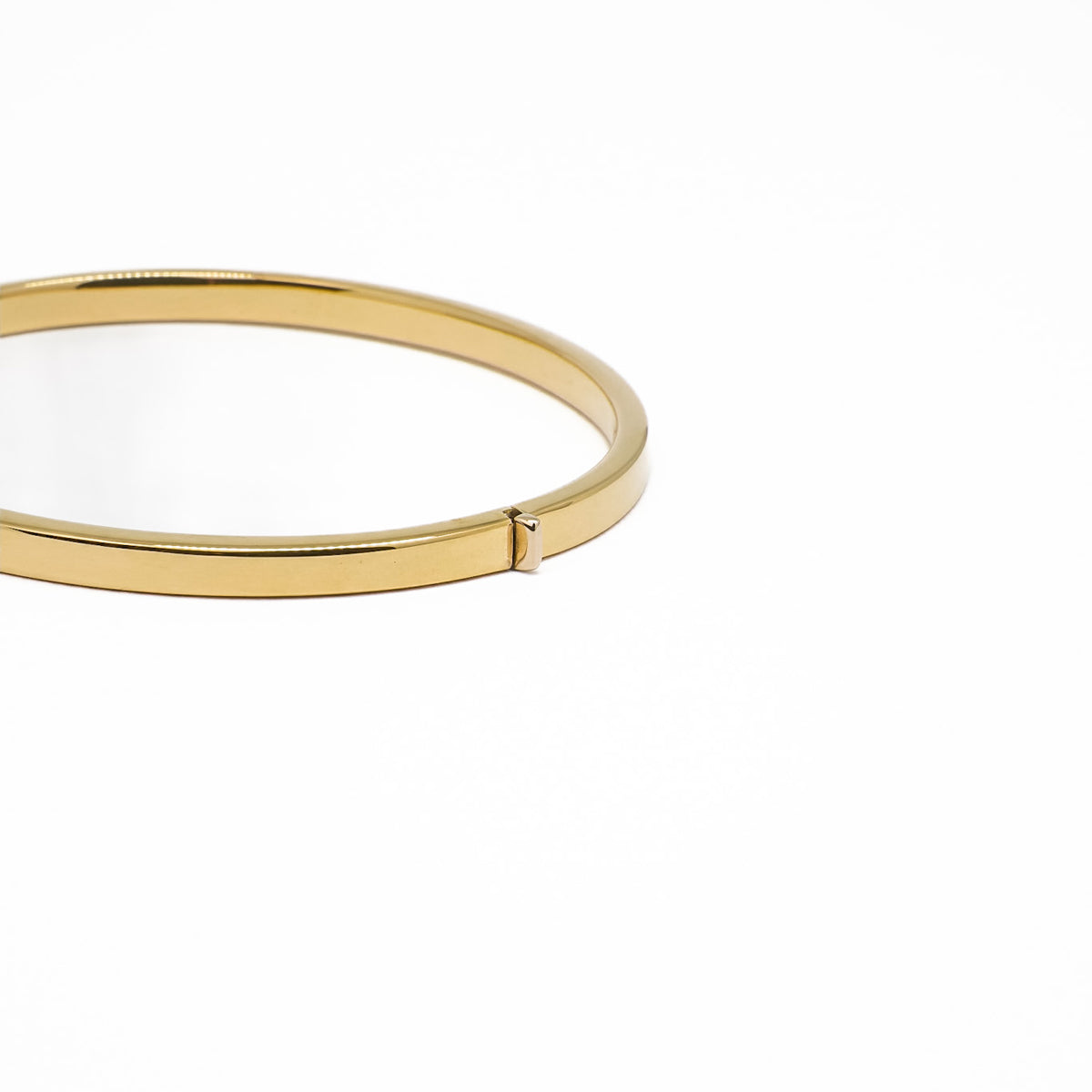 18K Gold Flat Bangle