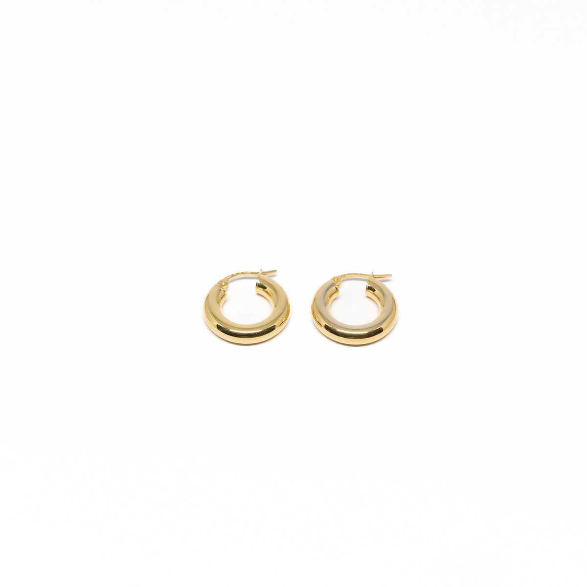 18K Gold Round Hoops